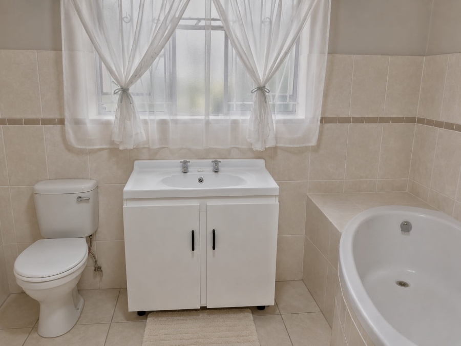 To Let 4 Bedroom Property for Rent in Riebeeckstad Free State